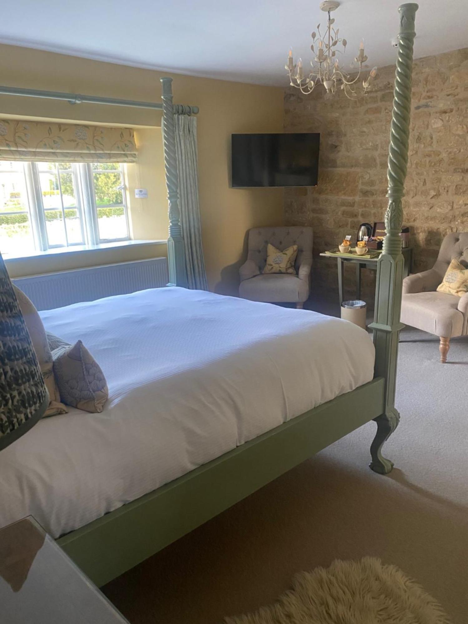 The Seagrave Arms Hotel Weston Subedge Екстериор снимка