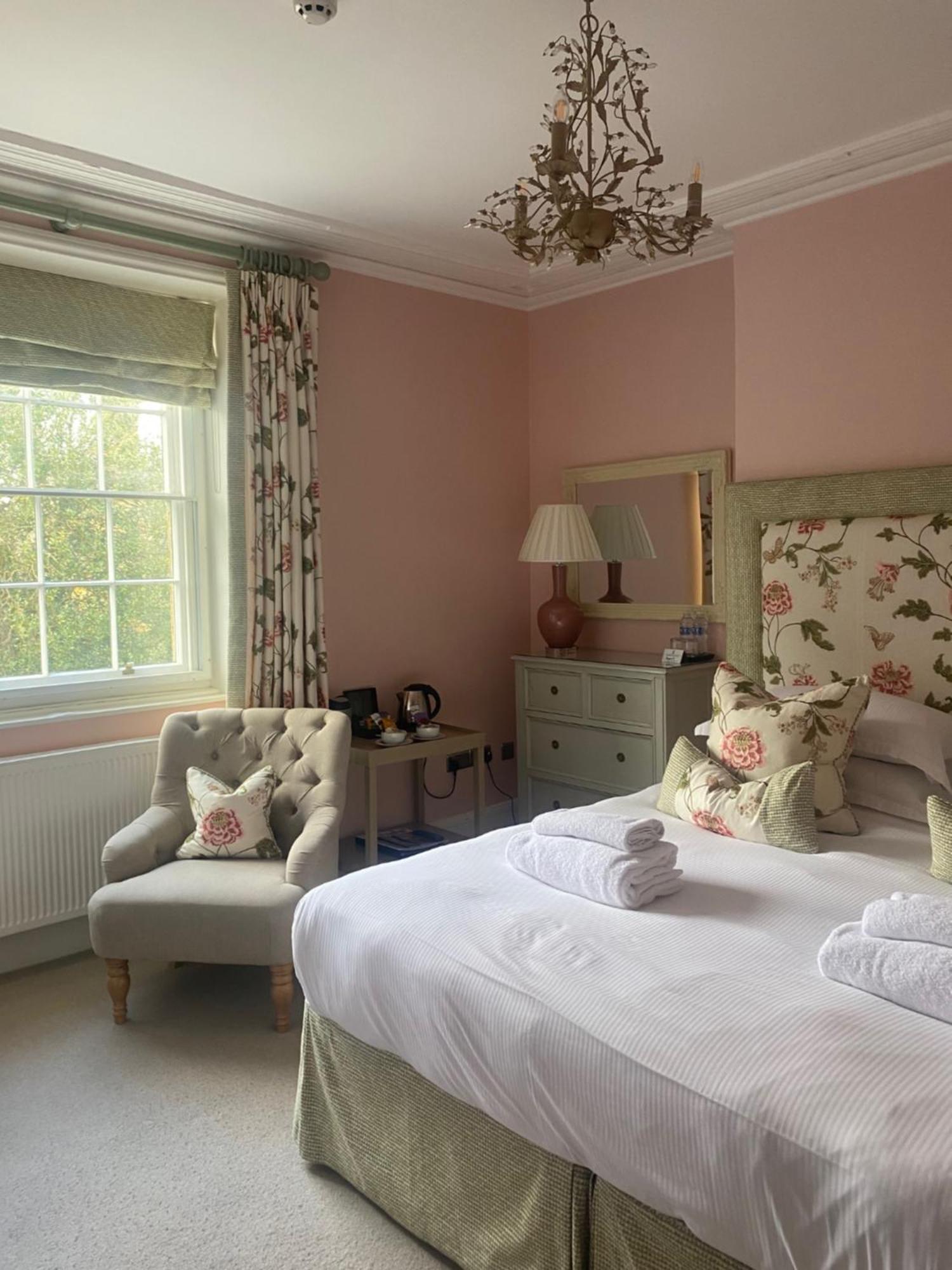 The Seagrave Arms Hotel Weston Subedge Екстериор снимка