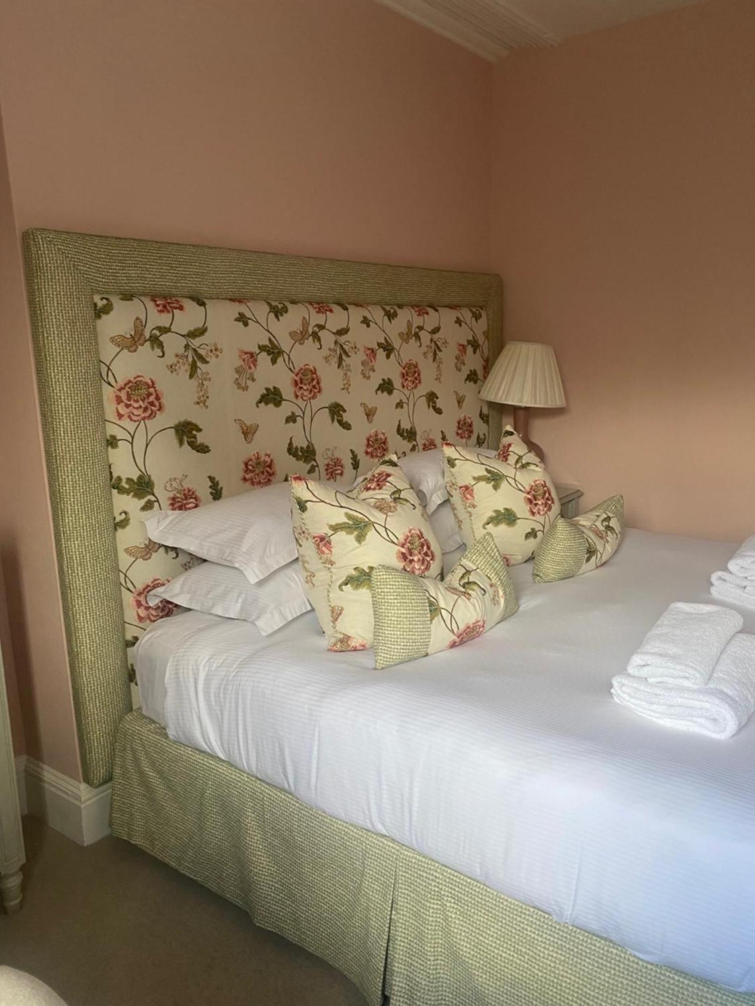 The Seagrave Arms Hotel Weston Subedge Екстериор снимка