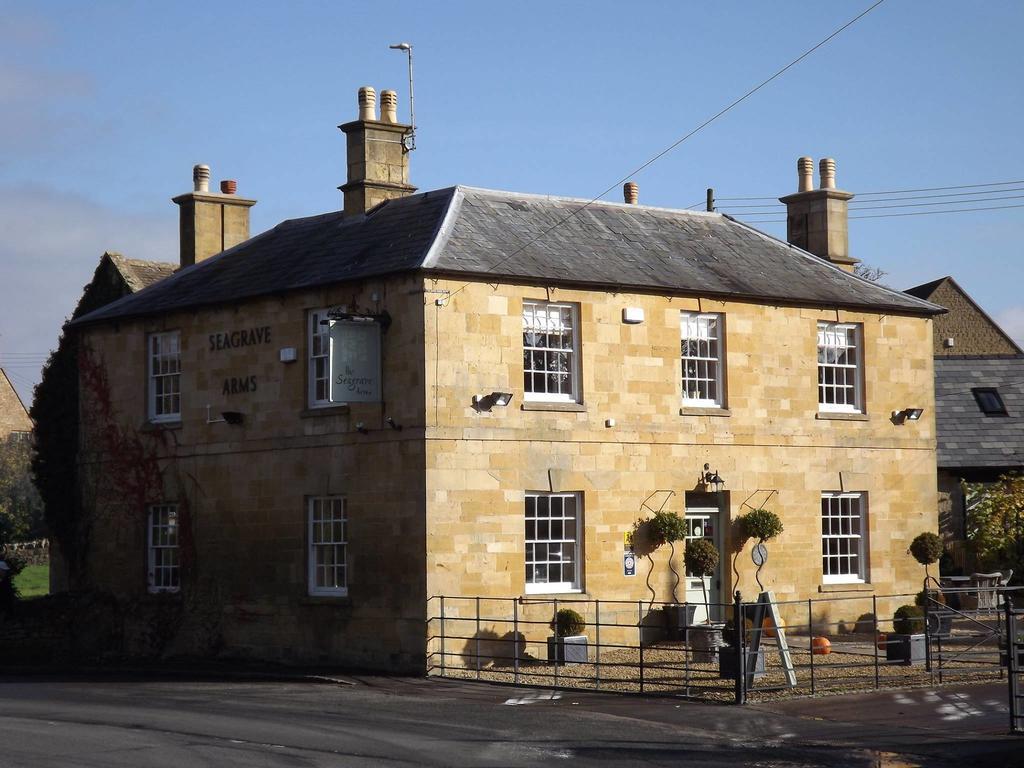 The Seagrave Arms Hotel Weston Subedge Екстериор снимка